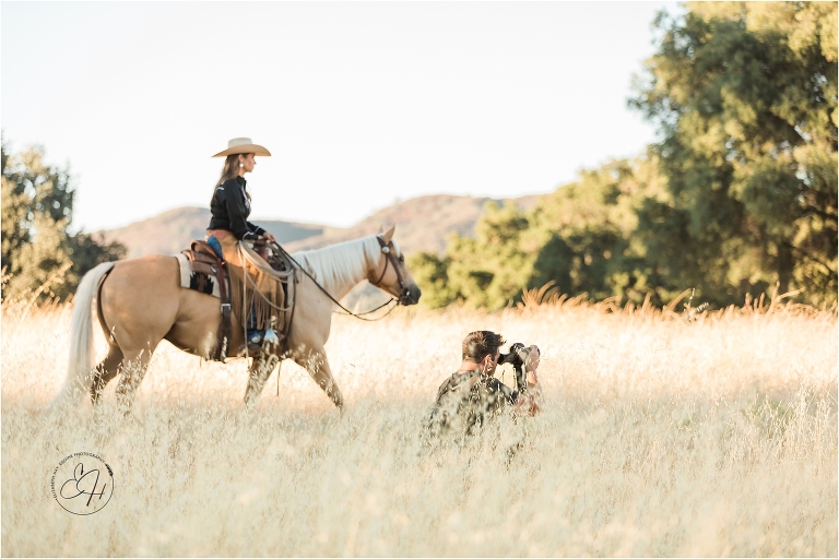 palomino horse and California cowgirl  at the 2018 Elizabeth Hay Photography workshop at Oyster Ridge wedding venue in Santa Margarita, California.