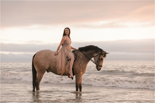 Parkfield Equine Maternity Session - Elizabeth Hay Photography