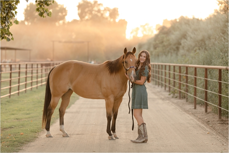 Senior Equine Photography session with California Equine Photographer Elizabeth Hay Photography in Exeter California. 